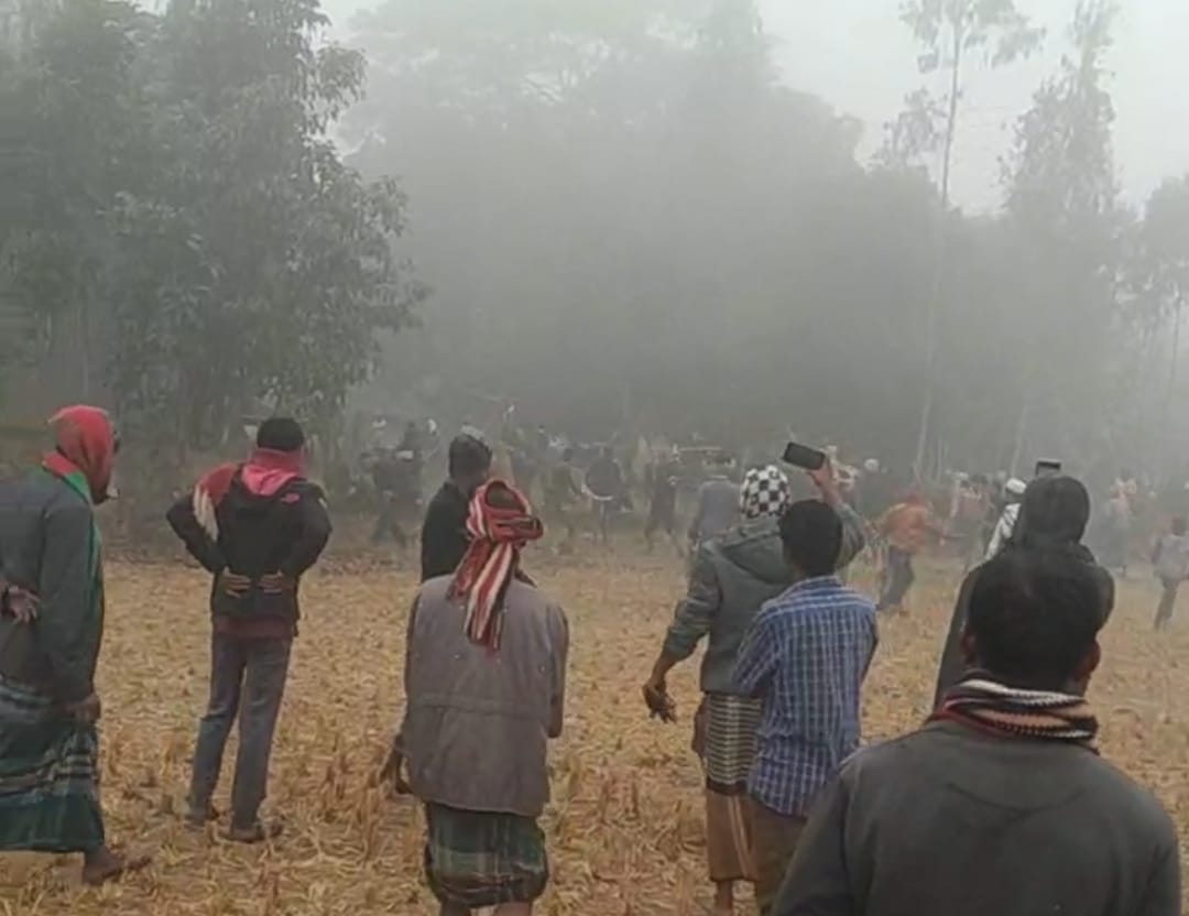 নেত্রকোনা আটপাড়ায় দুই গ্রুপের রক্তক্ষয়ী সংঘর্ষ, আহত ২০