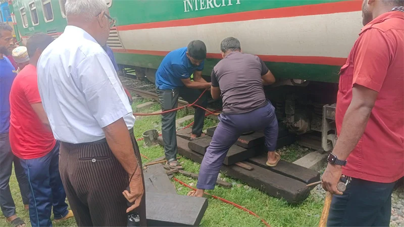 একদিনে দুই ট্রেন দুর্ঘটনা, অচল ময়মনসিংহ-জামালপুর রেলপথ